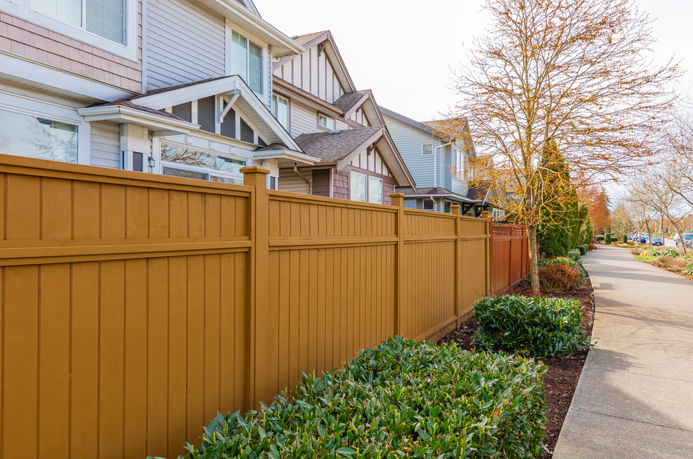 Free fence estimate for a Cincinnati home’s outdoor space featuring a stylish new vinyl installation