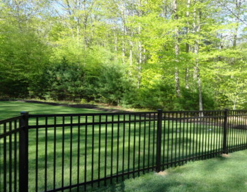 3 Rail Black Aluminum Fence with Flush Top 3 Rail Black Aluminum Fence with Flush Top