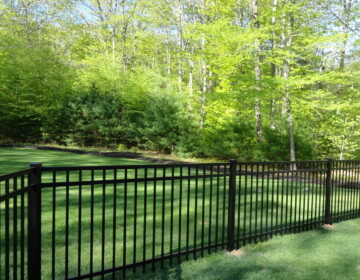 3 Rail Black Aluminum Fence with Flush Top 3 Rail Black Aluminum Fence with Flush Top