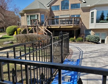 Aluminum Courtyard Fence with Spears Aluminum Fence with spears