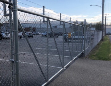 Cantilever Slide Gate with Barb Wire Commercial Cantilever Slide Gate with Barb Wire