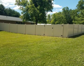 Beige Vinyl Privacy Fence in Monroe, OH Beige Vinyl privacy fence in Monroe, OH